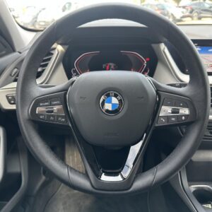 BMW SERIE 1 Série 1 F40 118i 1.5 136 ch DKG7 Business Design ESSENCE – Image 4