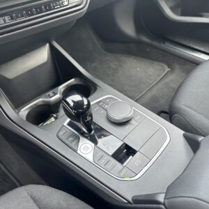 BMW SERIE 1 Série 1 F40 118i 1.5 136 ch DKG7 Business Design ESSENCE – Image 11