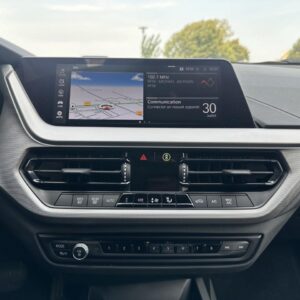 BMW SERIE 1 Série 1 F40 118i 1.5 136 ch DKG7 Business Design ESSENCE – Image 5